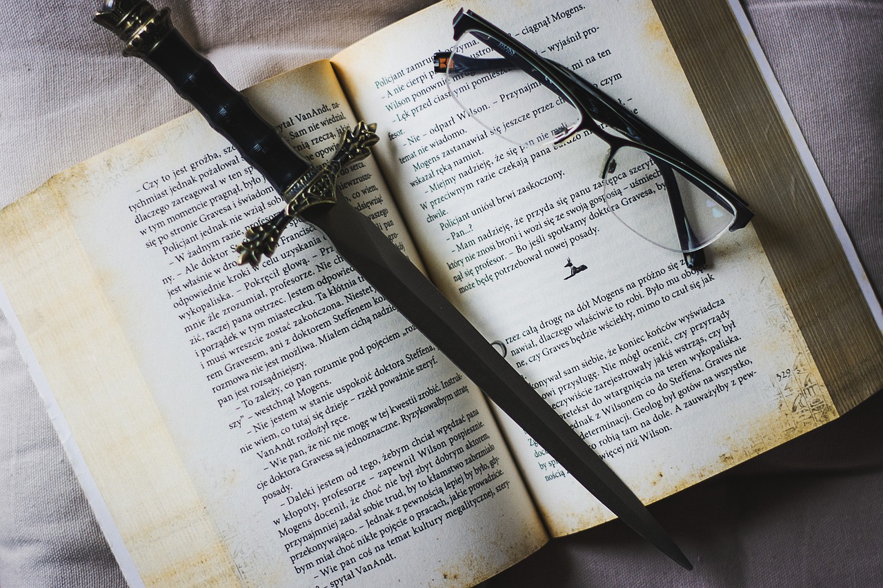 2025阅文小说排行榜2025第17周：李暮歌、历史里吹吹风、咬人甘蓝等54位作者新书汇总